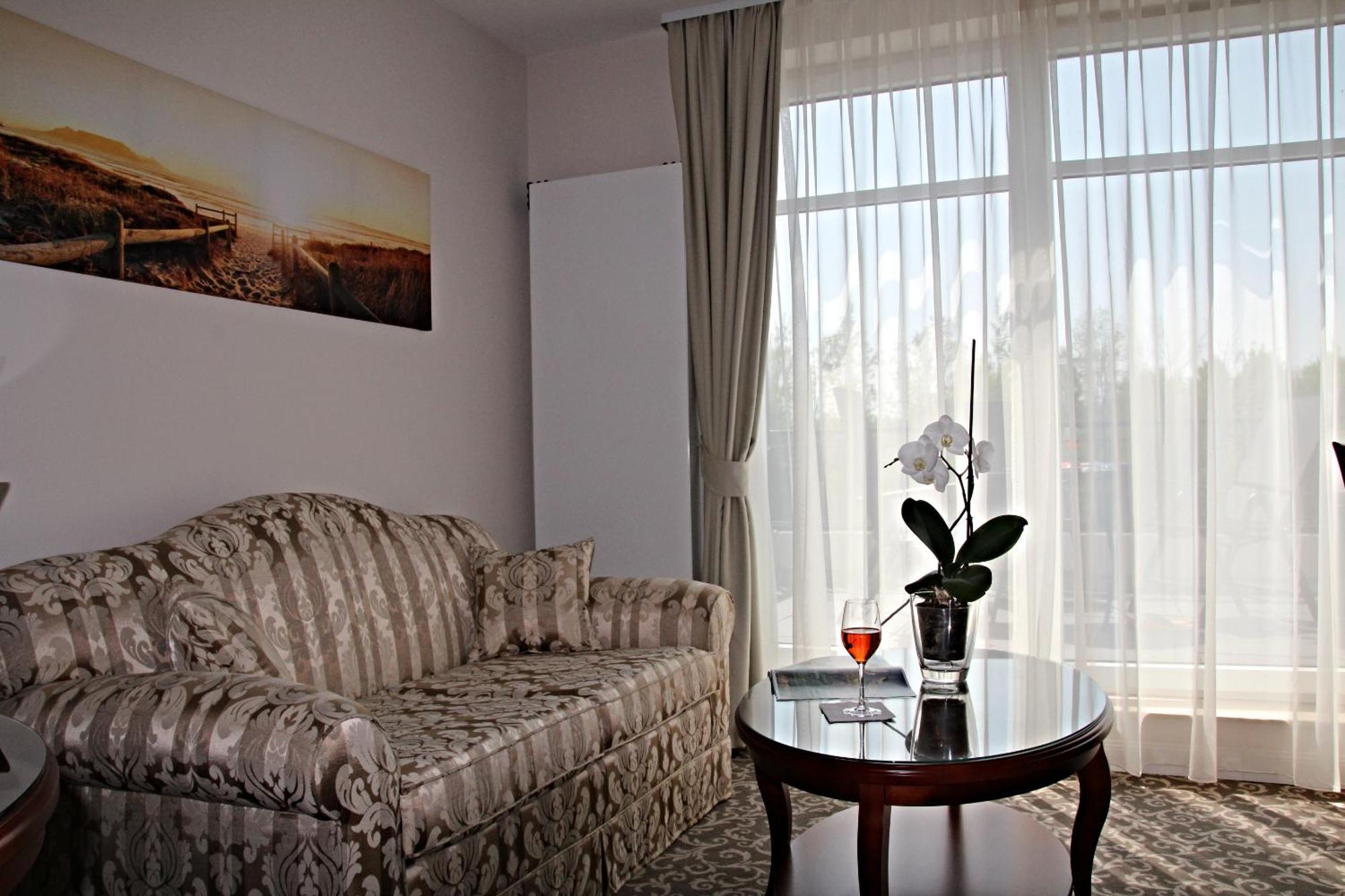 Avalon Hotel Bellevue เฟมาร์น ภายนอก รูปภาพ